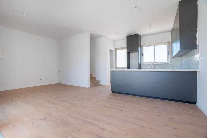 Image No.4-2 Bed Townhouse for sale