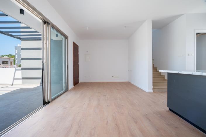 Image No.1-2 Bed Townhouse for sale