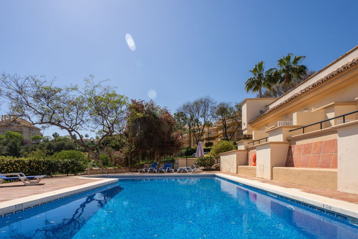 Image No.1-15 Bed Commercial for sale