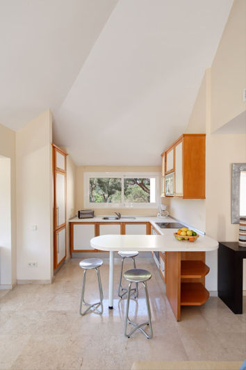 Image No.14-15 Bed Commercial for sale