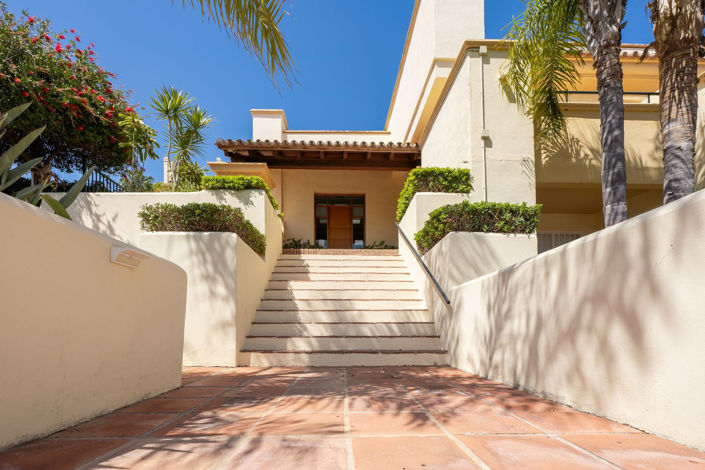 Image No.30-15 Bed Commercial for sale