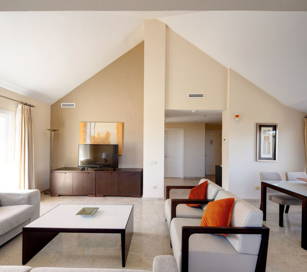 Image No.5-15 Bed Commercial for sale