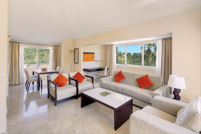 Image No.9-15 Bed Commercial for sale