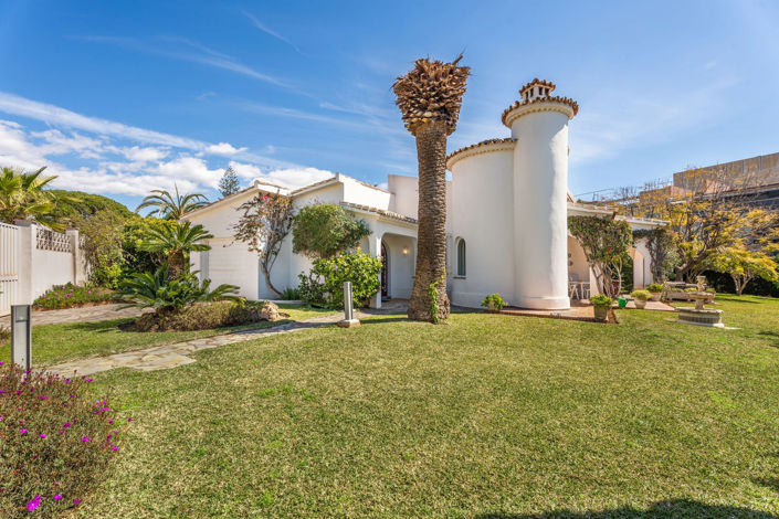 Image No.10-3 Bed Villa for sale