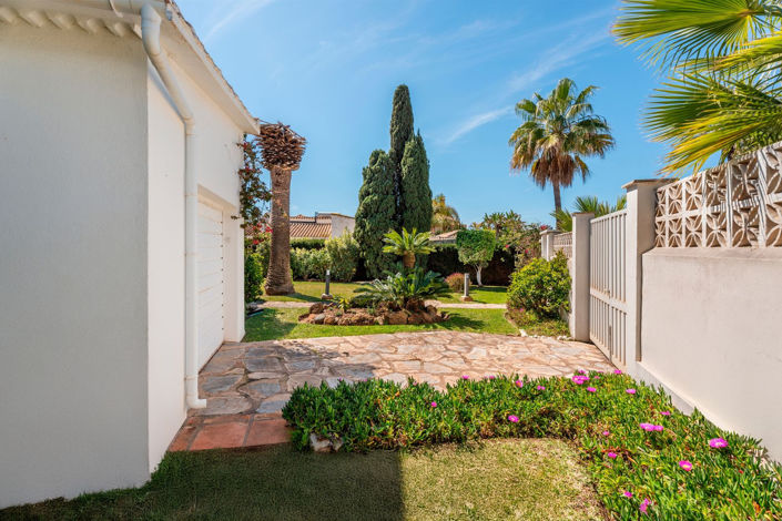 Image No.12-3 Bed Villa for sale