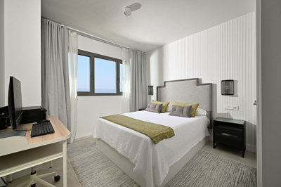 10-bb915d1cb19341576dcdc994b81ab9c5