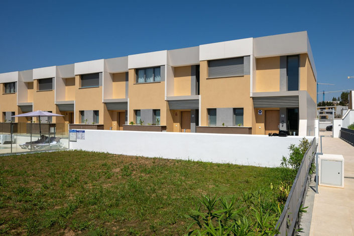 Image No.30-3 Bed Townhouse for sale