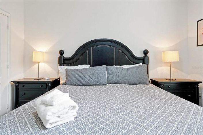 Image No.14-3 Bed Property for sale