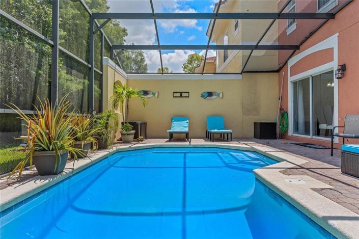 Image No.17-4 Bed Townhouse for sale