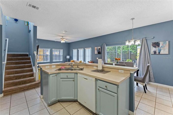 Image No.9-4 Bed Townhouse for sale