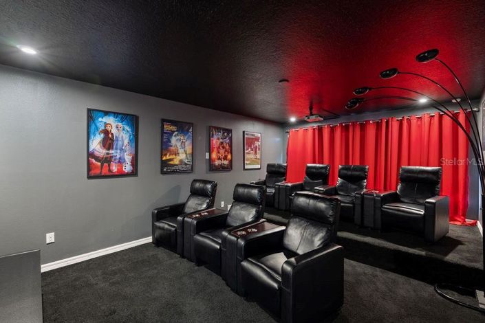 Image No.22-9 Bed Property for sale