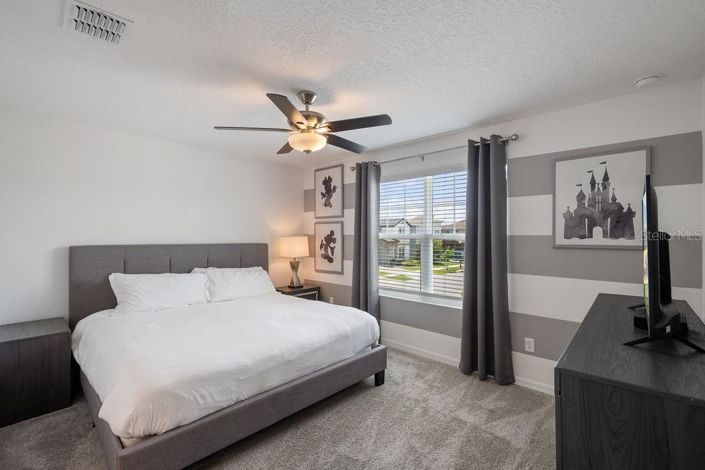 Image No.25-9 Bed Property for sale