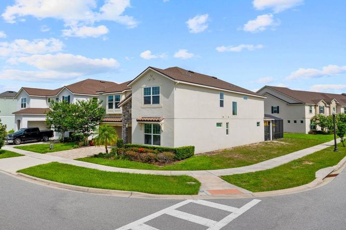 Image No.3-9 Bed Property for sale