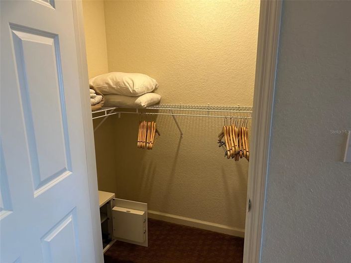 Image No.17-2 Bed Property for sale