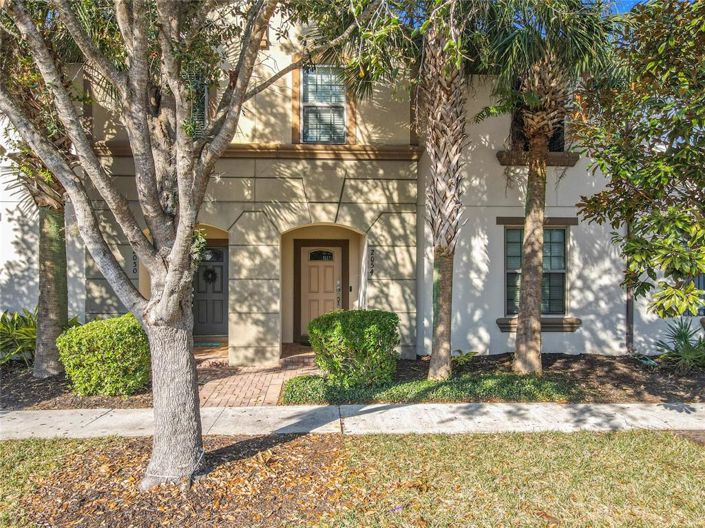 Image No.1-4 Bed Townhouse for sale