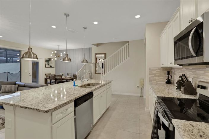 Image No.11-5 Bed Townhouse for sale