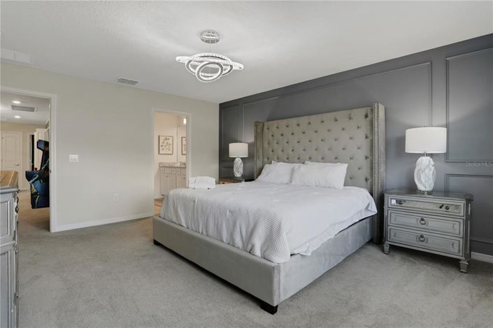 Image No.36-5 Bed Townhouse for sale