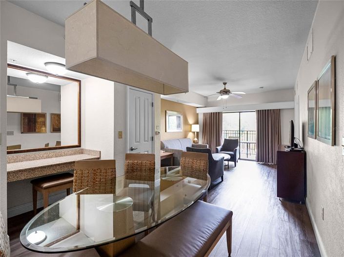 Image No.10-2 Bed Property for sale