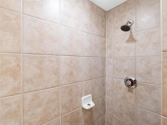 Image No.21-2 Bed Property for sale