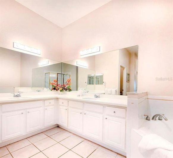 Image No.38-3 Bed Property for sale