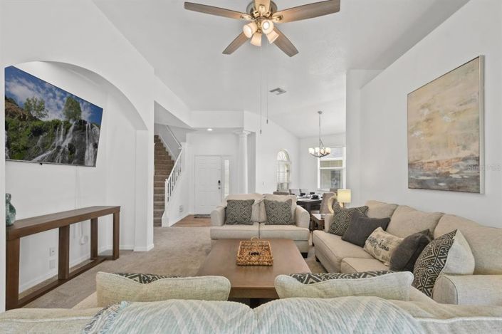 Image No.10-5 Bed Property for sale