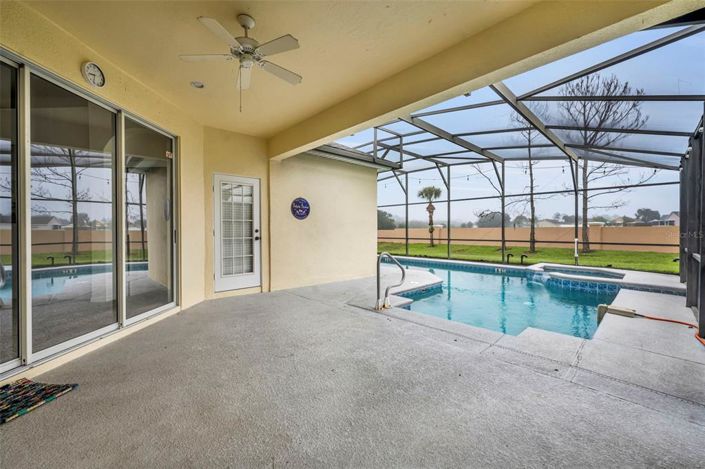 Image No.12-5 Bed Property for sale