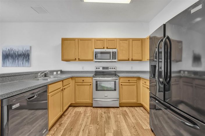 Image No.24-5 Bed Property for sale