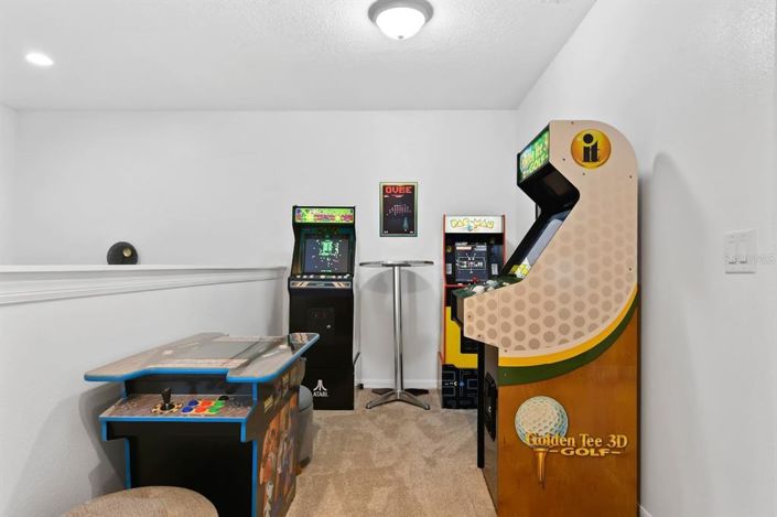 Image No.60-5 Bed Property for sale