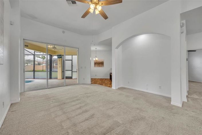 Image No.9-5 Bed Property for sale