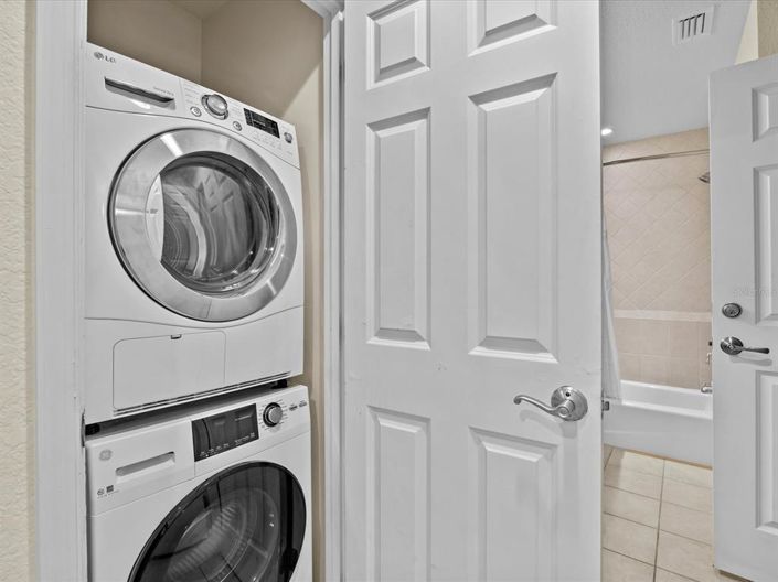 Image No.25-3 Bed Property for sale