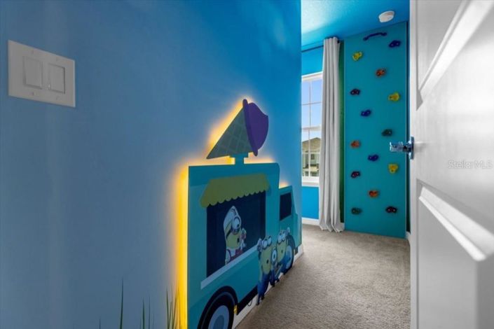 Image No.37-5 Bed Townhouse for sale