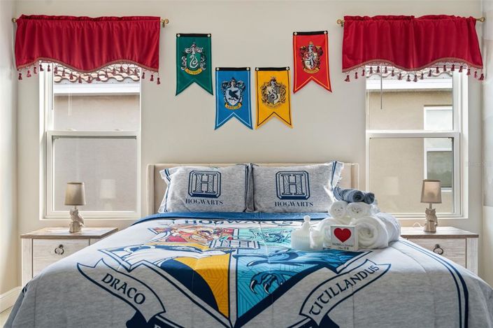 Image No.12-5 Bed Property for sale