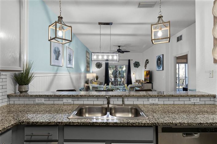 Image No.10-2 Bed Property for sale