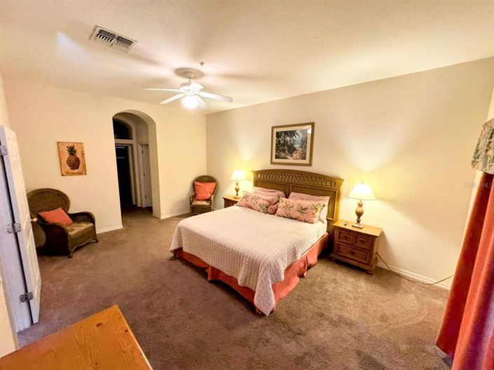 Image No.10-3 Bed Property for sale