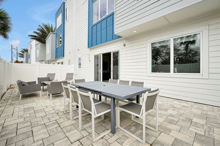 Image No.26-3 Bed Property for sale