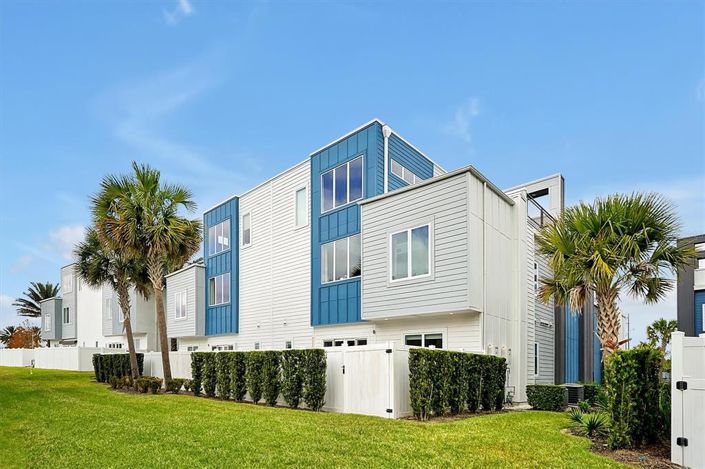 Image No.30-3 Bed Property for sale