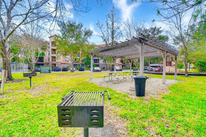 Image No.32-3 Bed Property for sale