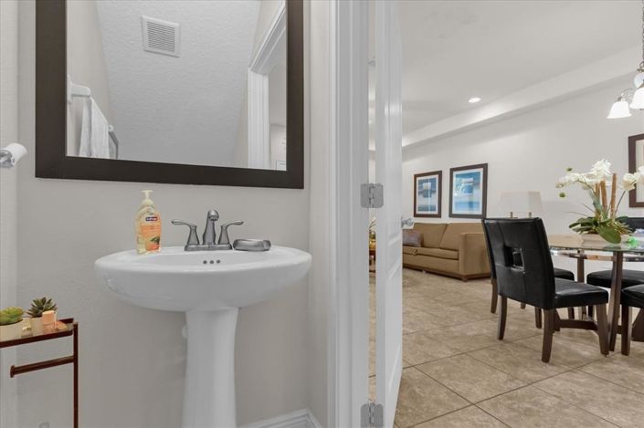 Image No.12-3 Bed Townhouse for sale