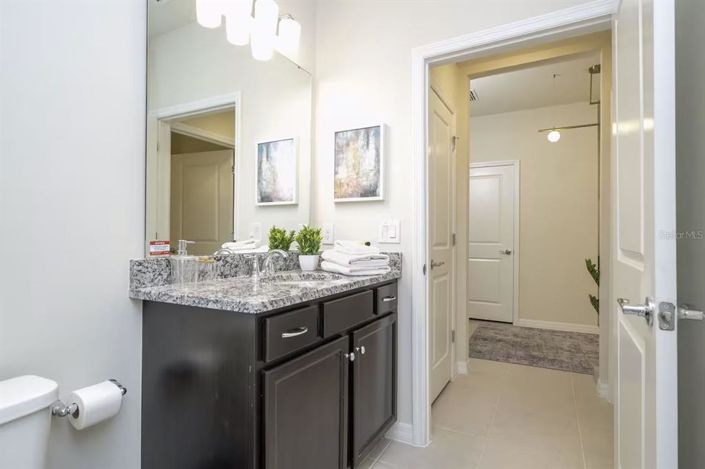 Image No.25-5 Bed Townhouse for sale