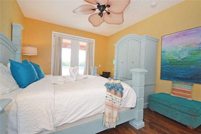 Image No.15-7 Bed Property for sale