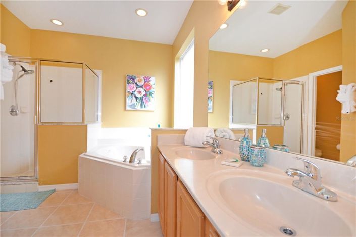 Image No.16-7 Bed Property for sale