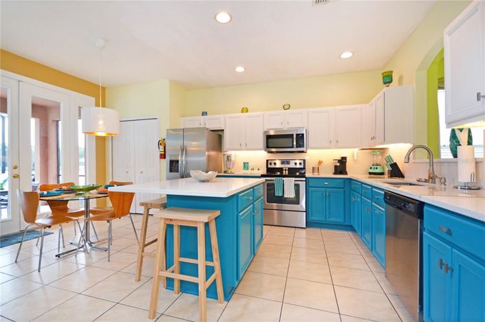 Image No.9-7 Bed Property for sale