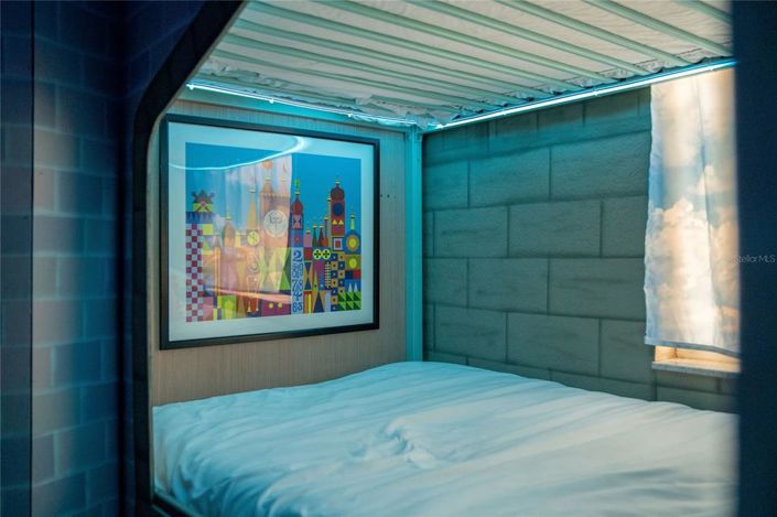 Image No.21-4 Bed Townhouse for sale