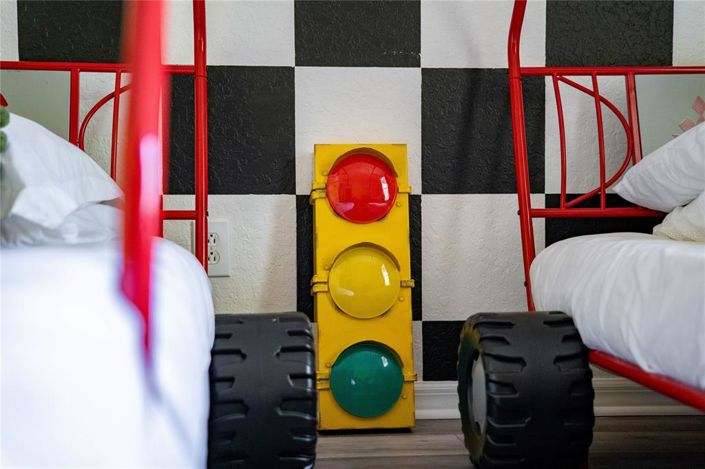 Image No.24-4 Bed Townhouse for sale