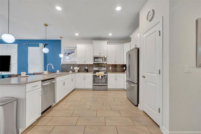 Image No.10-8 Bed Property for sale