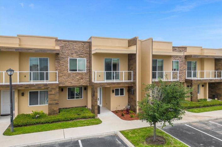 Image No.1-3 Bed Townhouse for sale