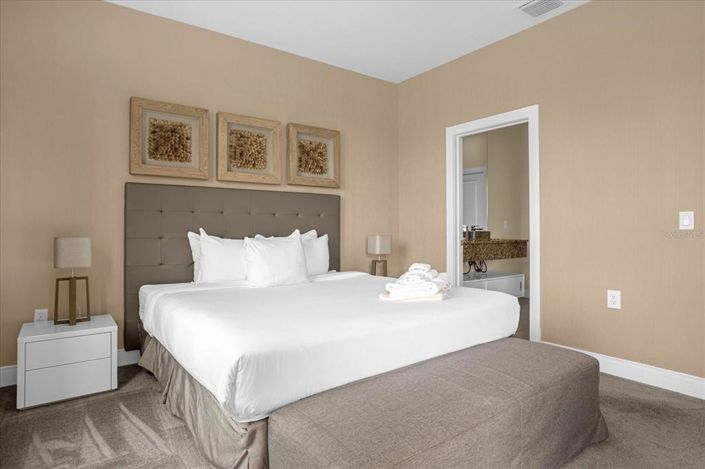 Image No.12-3 Bed Townhouse for sale