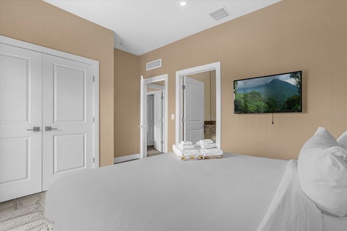 Image No.17-3 Bed Townhouse for sale