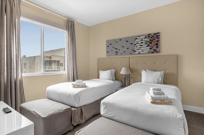 Image No.20-3 Bed Townhouse for sale