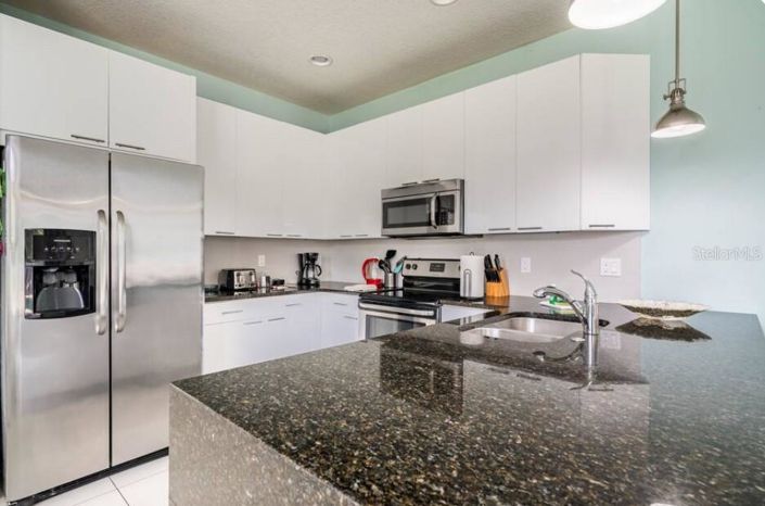 Image No.6-3 Bed Townhouse for sale